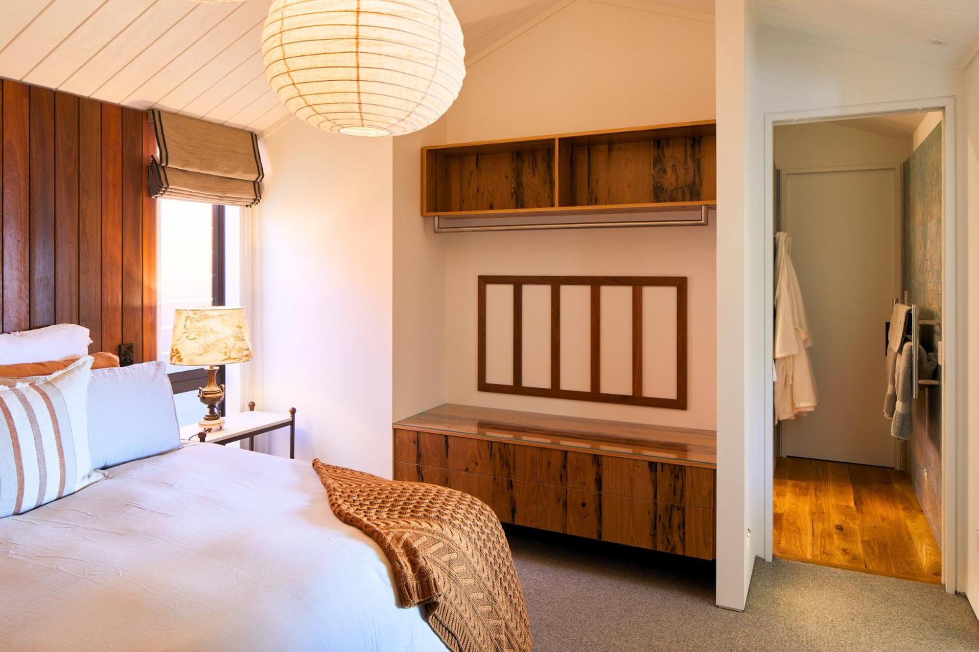 アカロア Newton Heights Bed & Breakfast エクステリア 写真