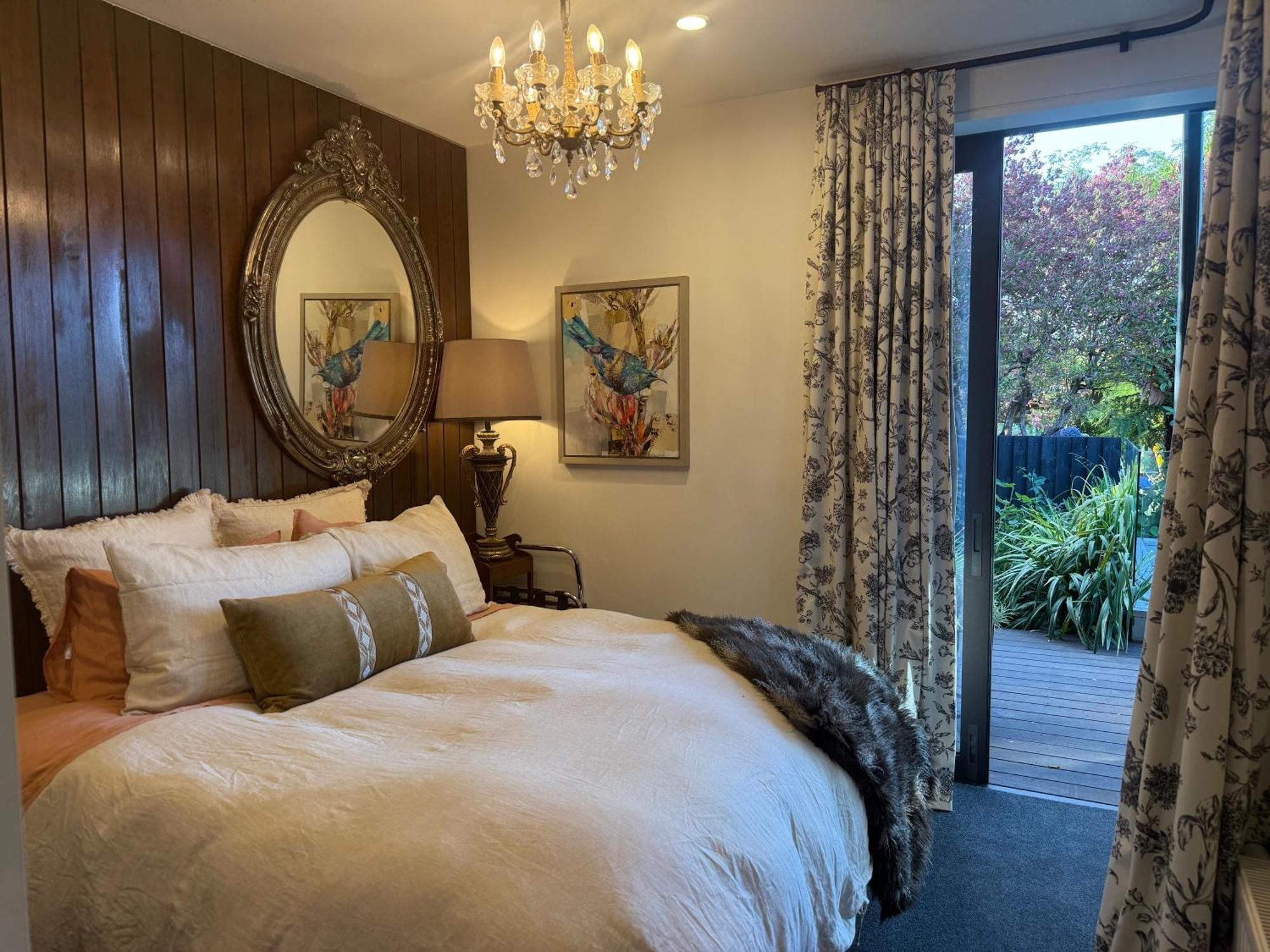 アカロア Newton Heights Bed & Breakfast エクステリア 写真